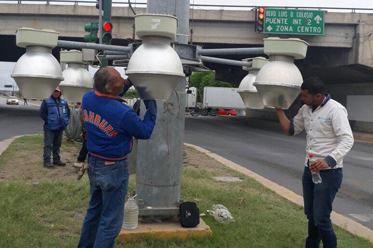 Corrigen alumbrado en 20 colonias de la ciudad