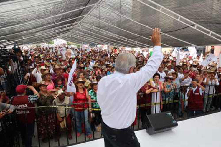 AMLO llama a responder con una enorme cadena humana
