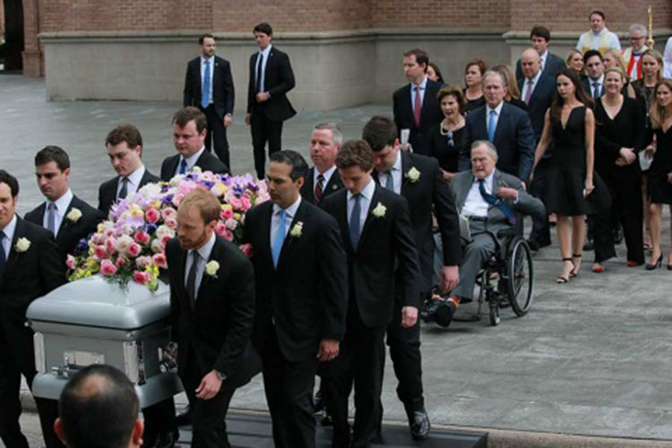 Expresidentes y élite de EU dan último adiós a Barbara Bush
