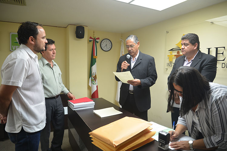 Renuncia equipo jurídico de Andrés Zorrilla