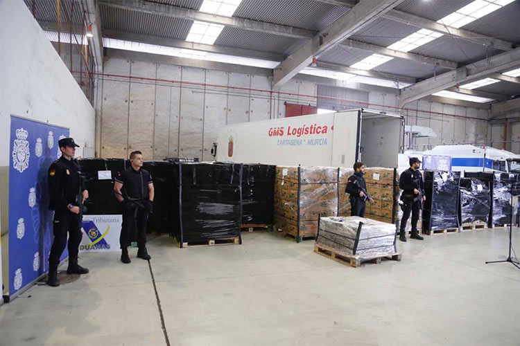 Realiza España decomiso histórico de cocaína