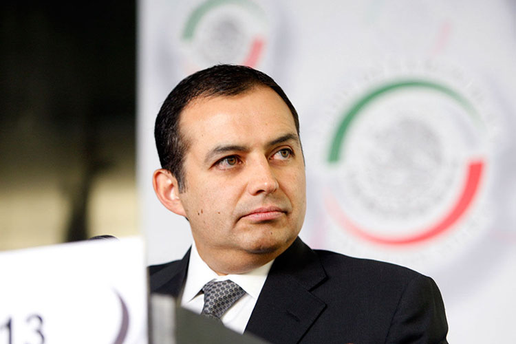 Ernesto Cordero presenta iniciativa para combatir actos de corrupción