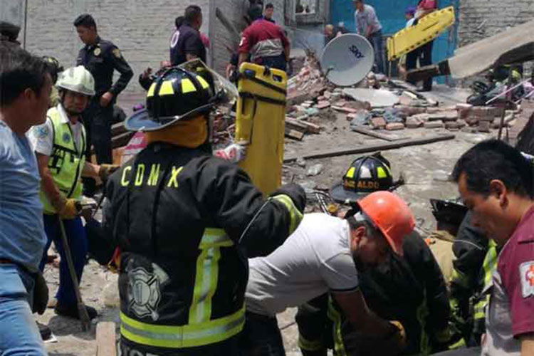 Explosión y derrumbe deja varios lesionados en Iztacalco