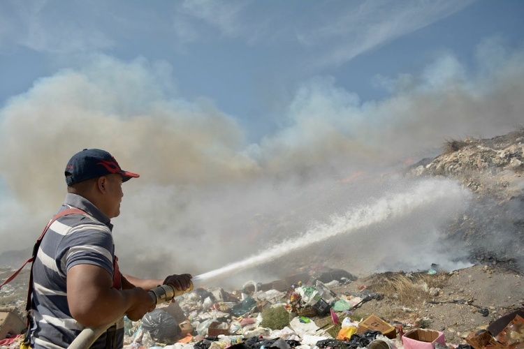 Arde el basurero en Victoria