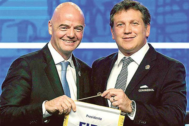 Infantino defiende implementación del VAR