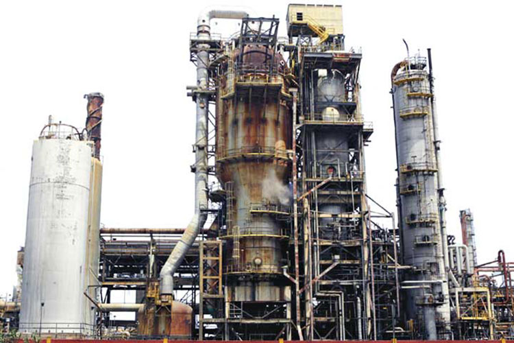 Éxodo afecta a la industria petrolera en Venezuela