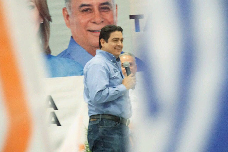 “Les vamos a pintar el Estado de azul en estas elecciones”