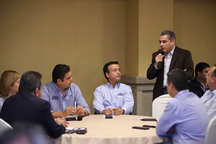 Promoverá Ismael reducir carga fiscal a los empresarios