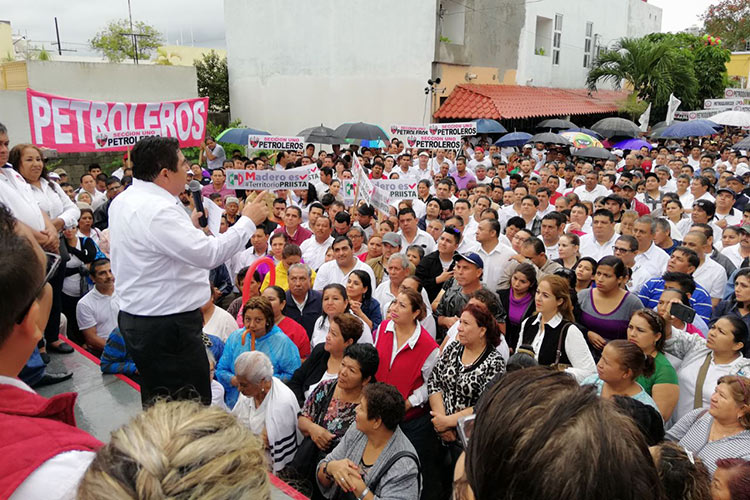 Julio César Barrientos por el PRI en Madero