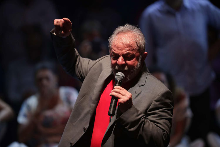 Lula no acatará orden para entregarse a policía