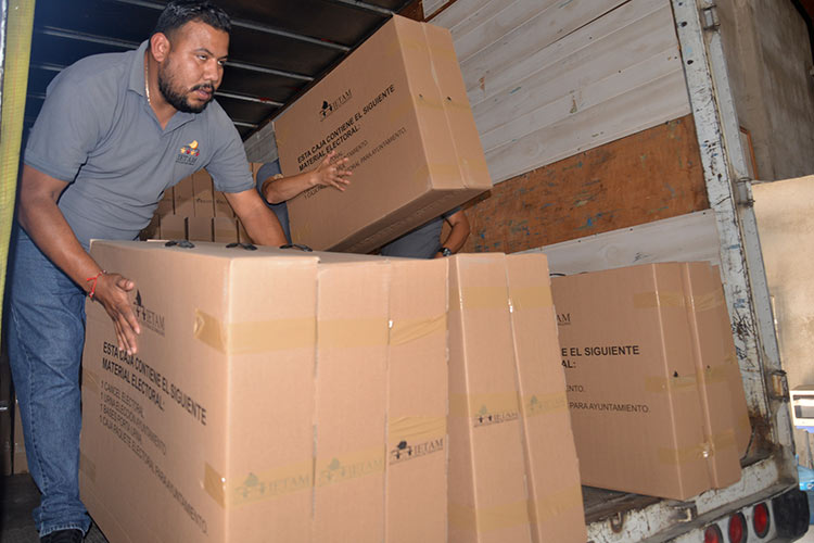 Llega material para simulacro electoral en Tamaulipas