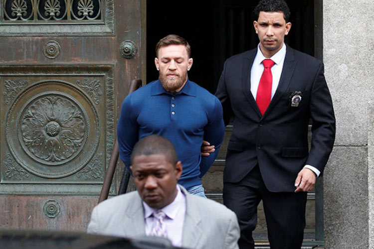 McGregor es arrestado por trifulca; enfrenta varios cargos