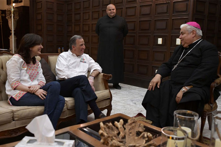 Visita Meade a Obispo de Monterrey