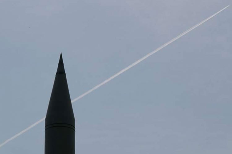 Arabia Saudita intercepta un nuevo misil lanzado desde Yemen