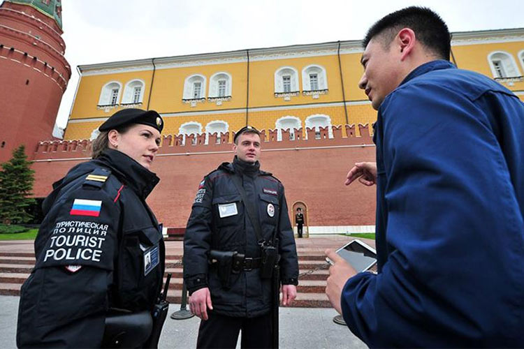 Rusia crea ‘policía turística’ para el Mundial