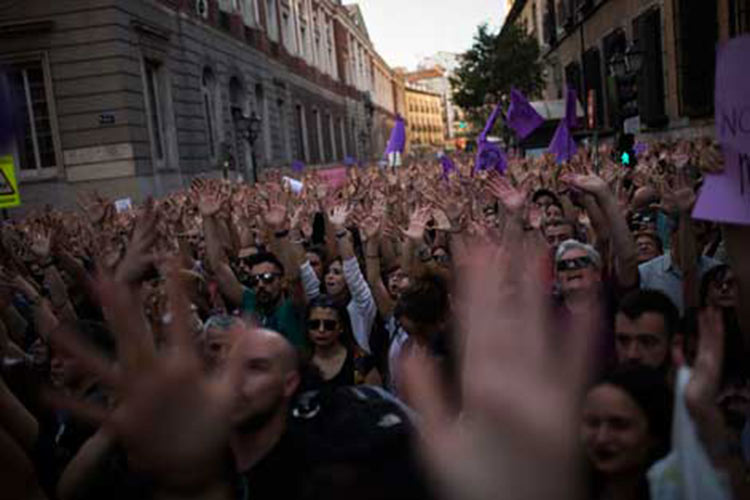 España: indigna ridícula sentencia contra La Manada