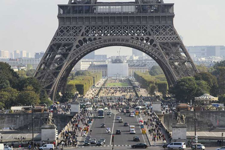 Torre Eiffel cierra, hay huelga de agentes de seguridad