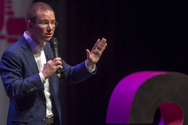 Anaya llama al PRI a aprobar eliminación del fuero presidencial