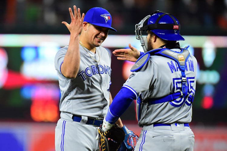 Roberto Osuna histórico, 100 veces al rescate