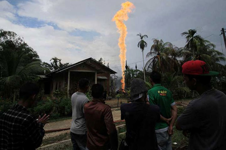 Al menos 18 muertos en Indonesia por explosión en toma clandestina