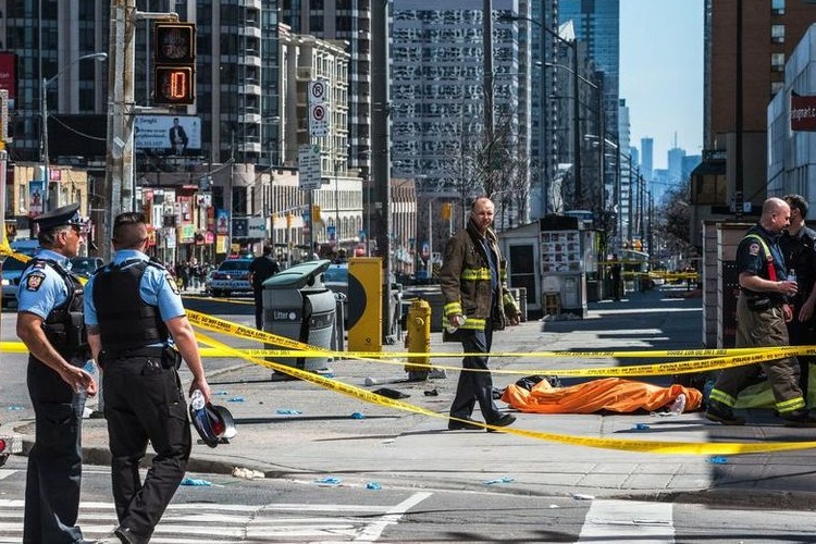 Al menos 9 muertos en un atropello múltiple en Toronto