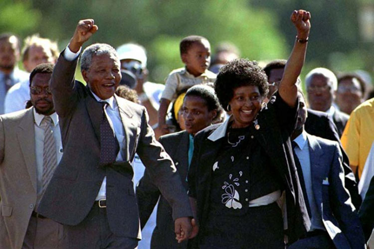 Muere Winnie Mandela, activista y exesposa de Nelson Mandela