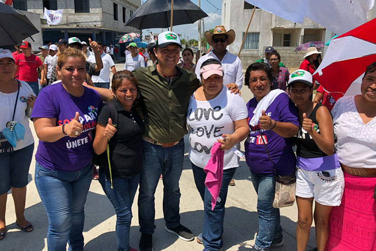 Becas sin distinción en Altamira promete Toral