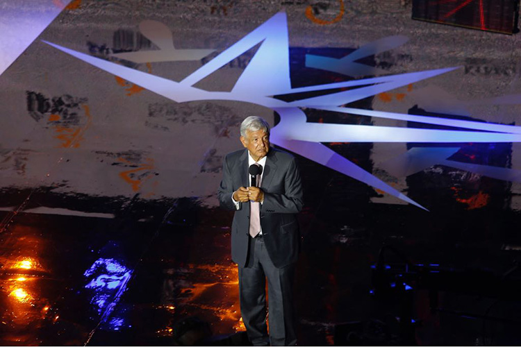 Lucho por la libertad, no por una dictadura: AMLO