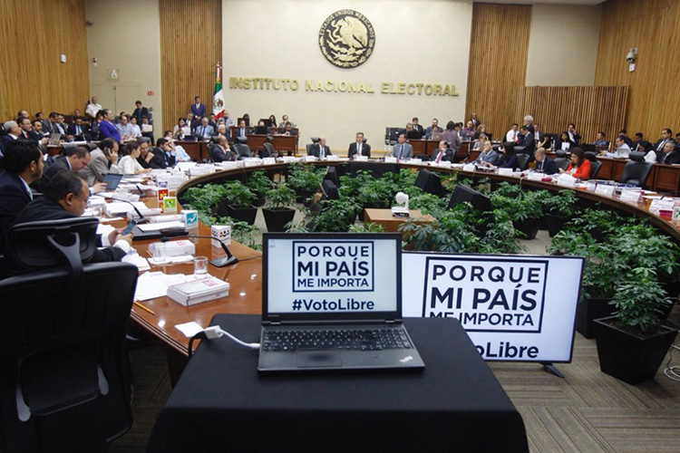 Alertan partidos de errores en paquete para voto en el exterior