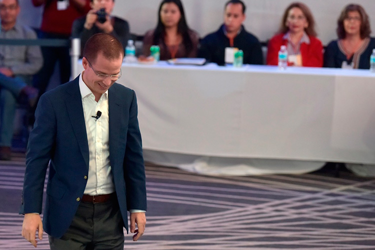 En el equipo de Anaya, desorganización, recelos, desaliento…