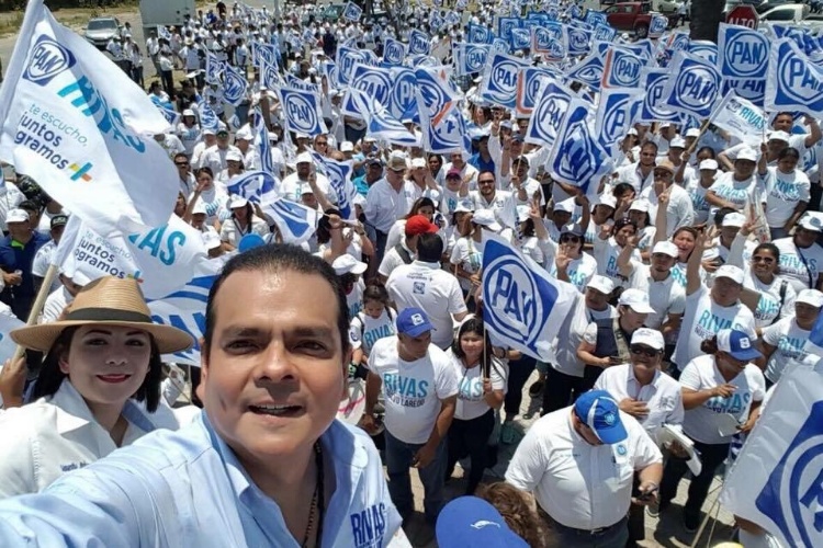 Rivas toma las calles con mega pegoteo del PAN