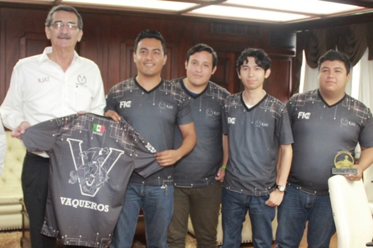 Refrenda la UAT primer lugar en torneo nacional de robótica
