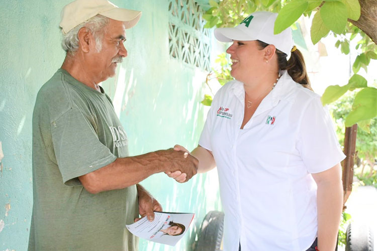 La mejor política es ir al encuentro de la gente: Ale Cárdenas