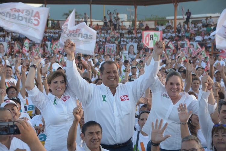Toman protesta Comité  de Campaña de Oscar y Alejandra