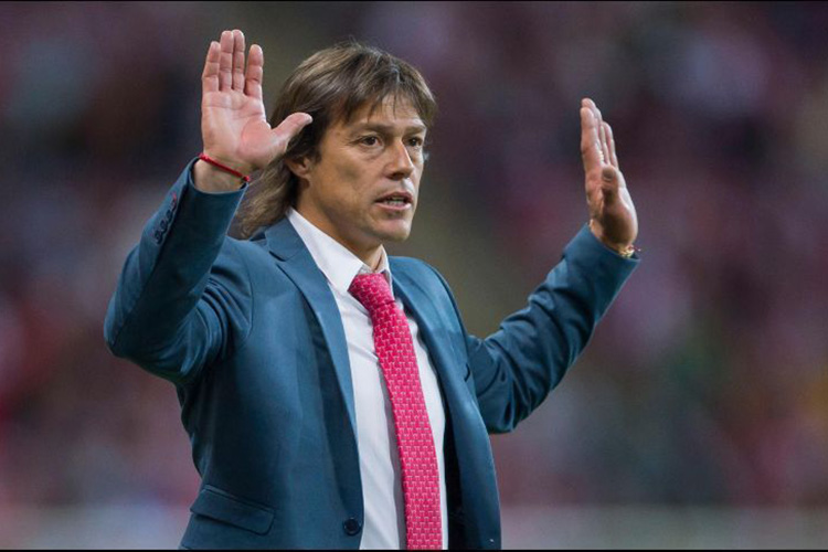 Hoy no puedo garantizar que Almeyda vaya a estar con Chivas: De Anda