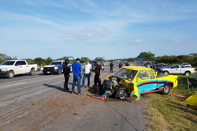 Accidente en arrancones deja un muerto y 12 heridos