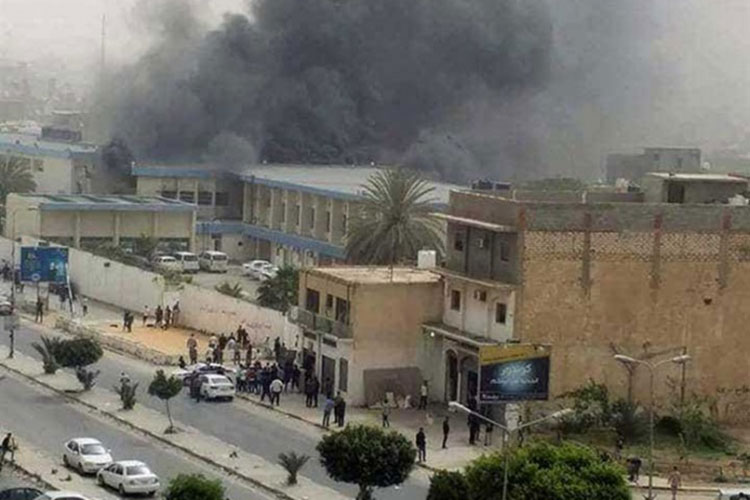 Atentado en Libia deja al menos 13 muertos