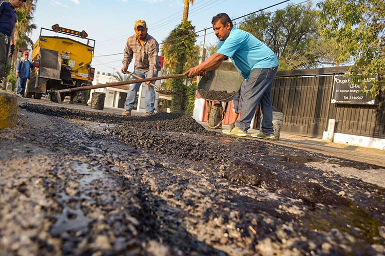 Inicia programa intenso de bacheo