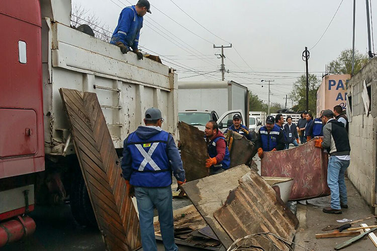 Exhortan a colonos de la Victoria a sacar cacharros