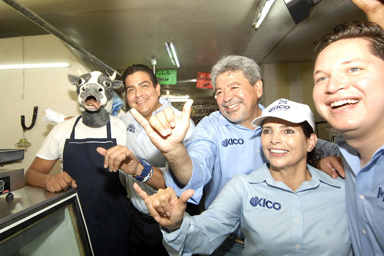 Visitan Mercado Argüelles candidatos de la Coalición por México al Frente