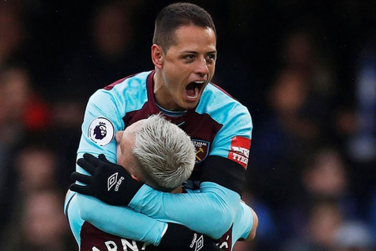 En Inglaterra ponen a ‘Chicharito’ en Chivas