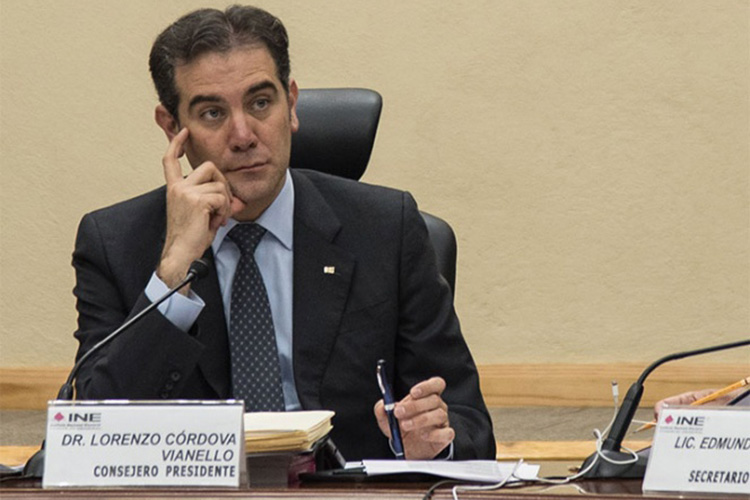 INE atento por si se presenta queja por Aureoles: Córdova