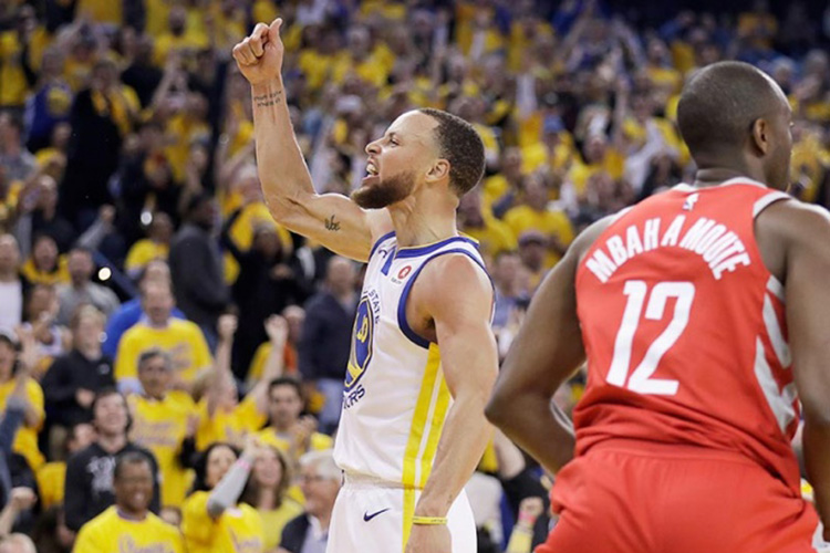 Curry lidera a Warriors para aplastar a Rockets