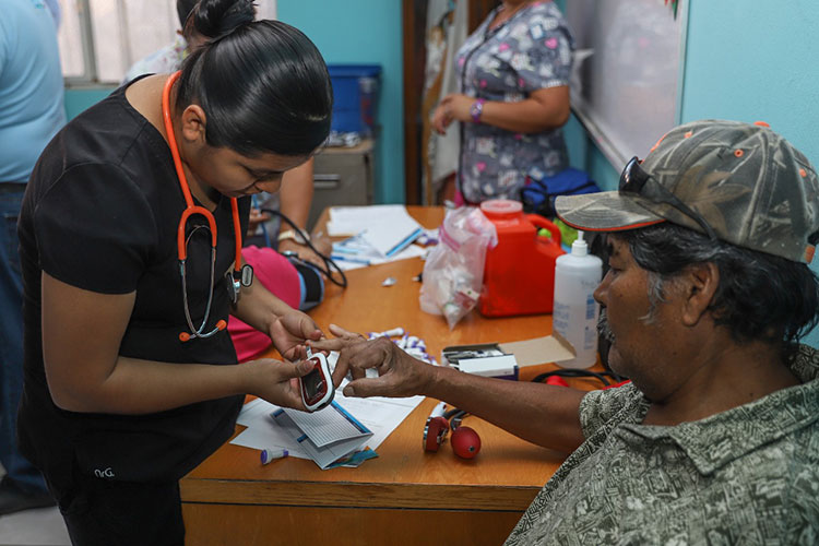 Atiende ‘Club de Diabetes’ a vecinos de colonia Nueva Era