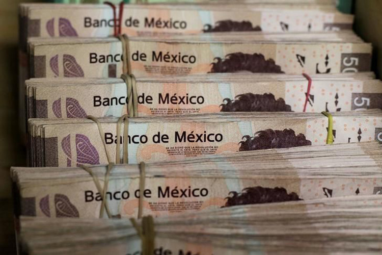 México registra déficit de 6 mil 941 mdd en primer trimestre de 2018: Banxico