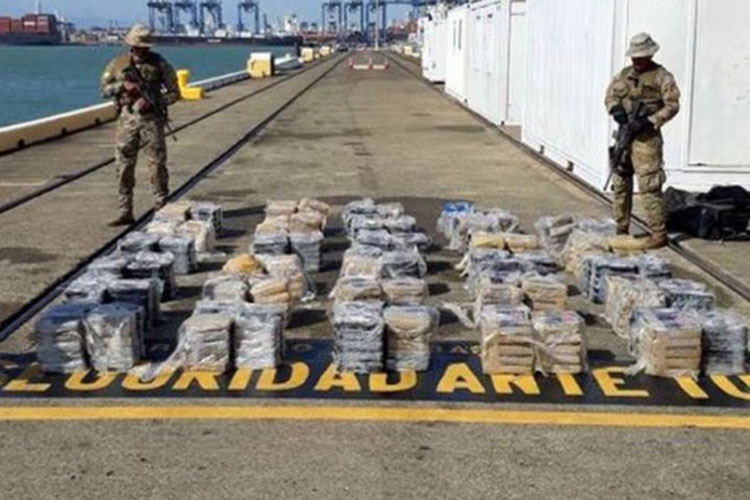 Hallan 721 paquetes de droga en barco en Panamá con destino a España