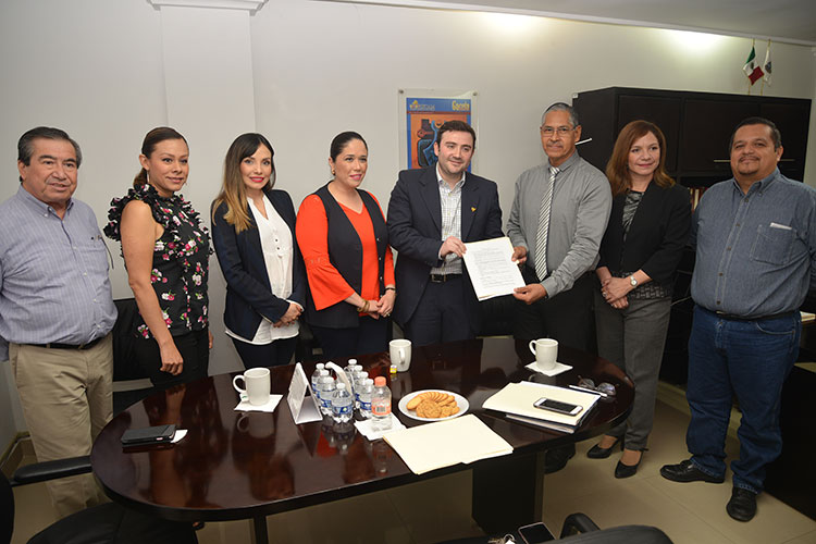 Cena de Negros Les falta madre…