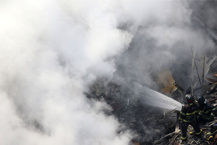 Edificio se incendia y derrumba en Brasil; reportan personas desaparecidas