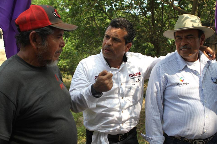 ‘Siembra’ Lalo Gattás más simpatías en zona rural de Victoria