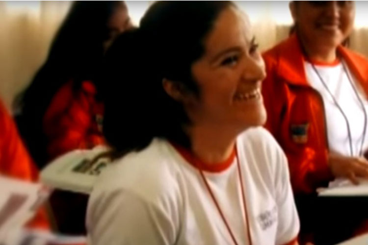 Madre e hijo celebran el 10 de mayo como compañeros de clase